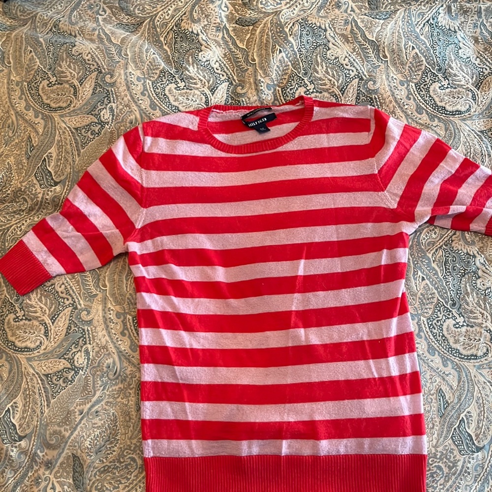 Tommy hillfiger 💯 cashmere sweater cute she’ll. Lightweight small petite